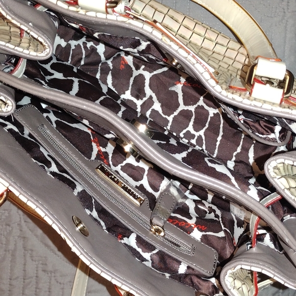 Nicole Lee Purse - Picture 9 of 15